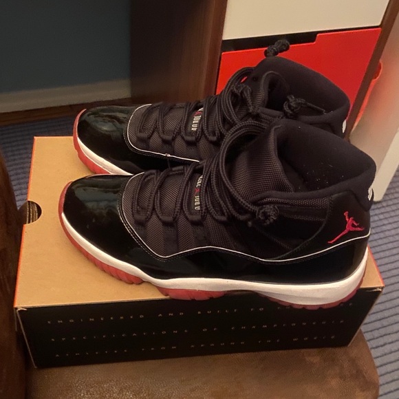 Jordan bred 11 gently used - Picture 3 of 8